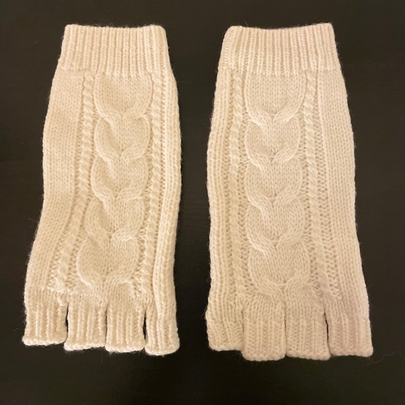 Banana Republic Fingerless Gloves - Picture 2 of 5